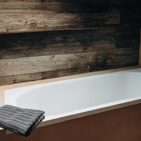 Micro-lodge, Le Petit Nid D'amour Alpstuga *